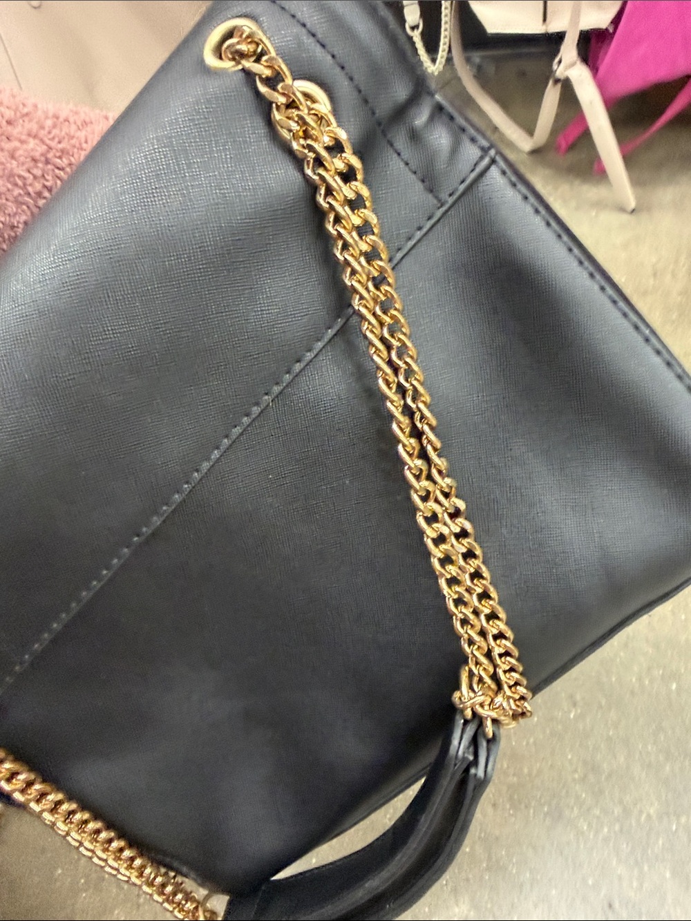 bebe Lila Flap Black Quilted Logo Crossbody/shoulder Bag with Gold Chain nwot - Picture 6 of 8